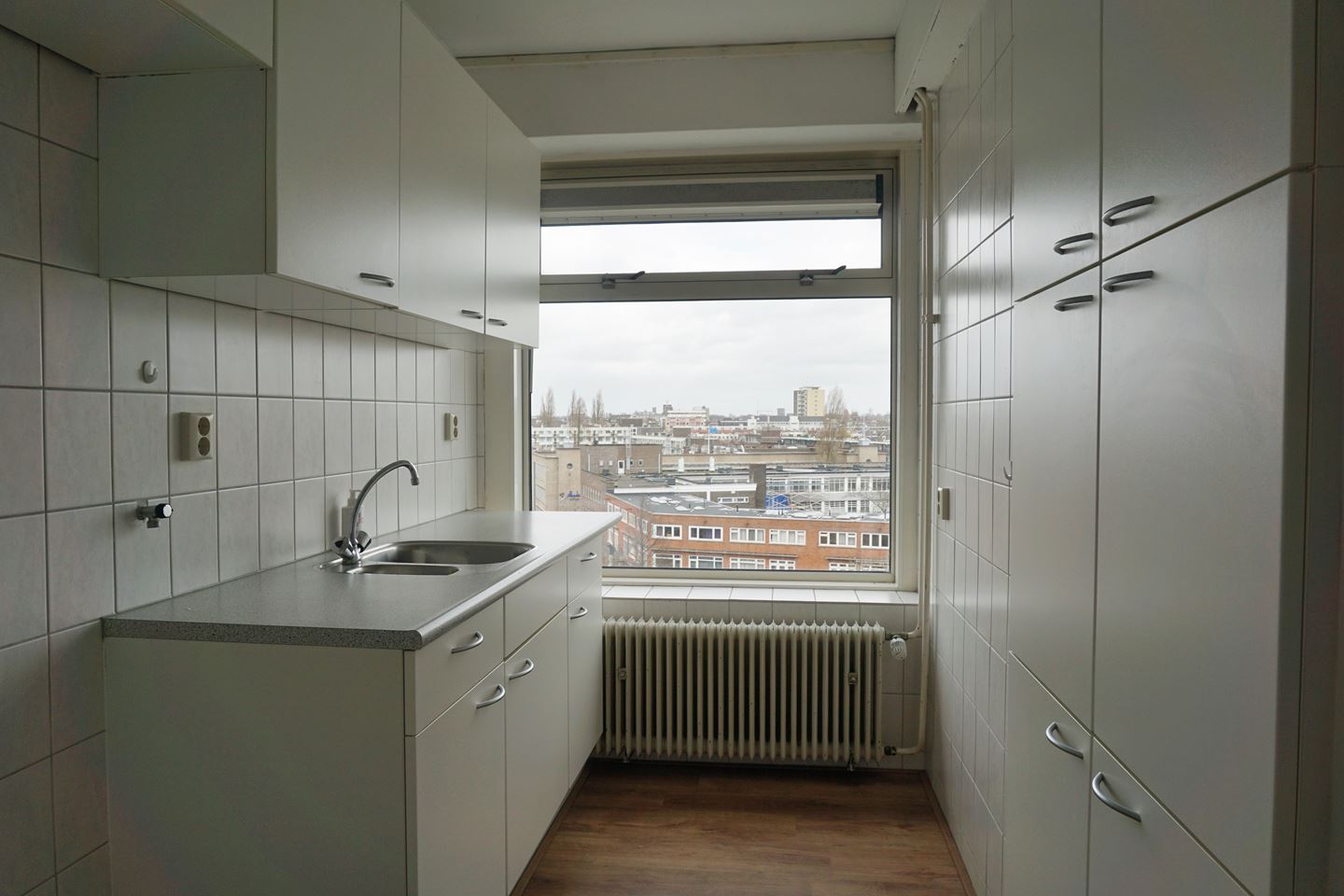 Te Huur 4 Kamer Appartement Bentinckplein In Rotterdam
