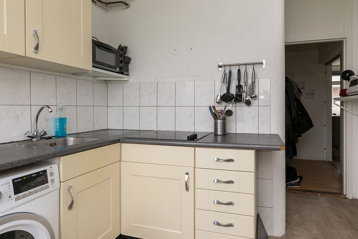 Te Huur 3 Kamer Appartement Bredevoorde In Rotterdam