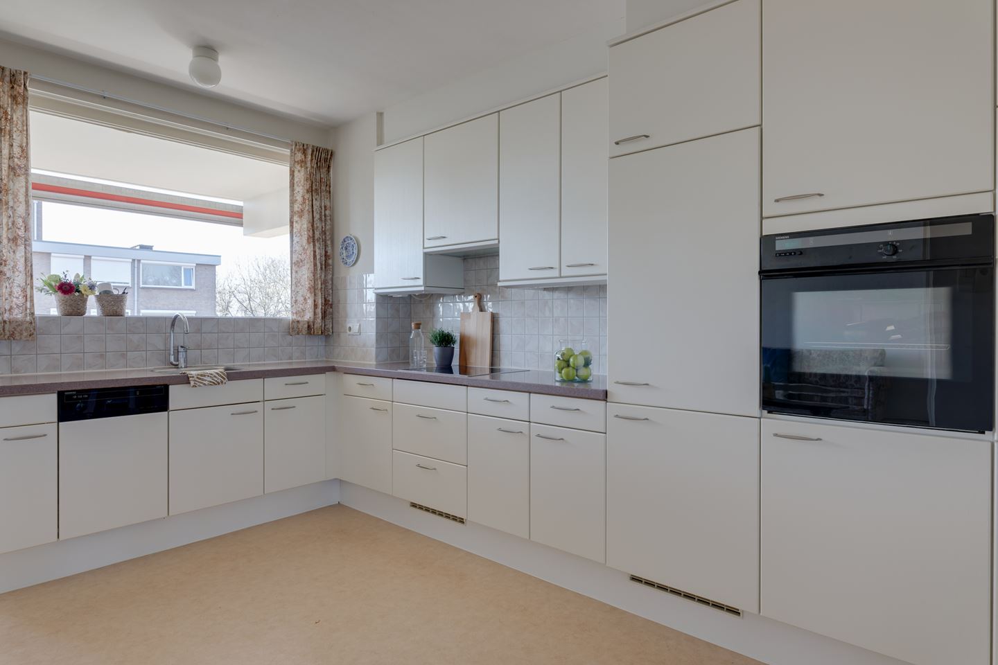 Te Huur 4 Kamer Appartement J.J. van Deinselaan In Enschede