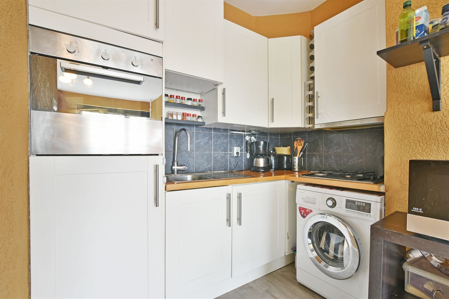 Te Huur 2 Kamer Appartement Van Nijenrodeweg In Amsterdam