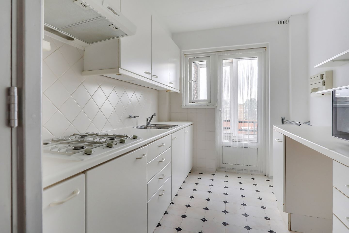 Te Huur 3 Kamer Appartement Laan van Meerdervoort In Den Haag