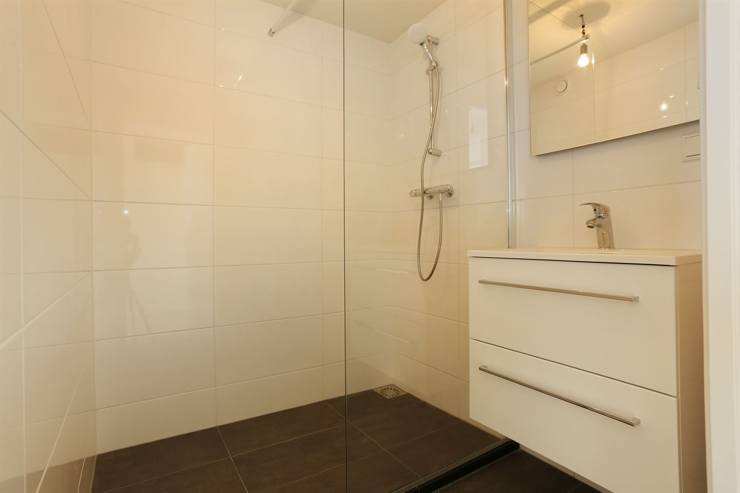 Te Huur 5 Kamer Appartement Nieuwendamlaan In Den Haag