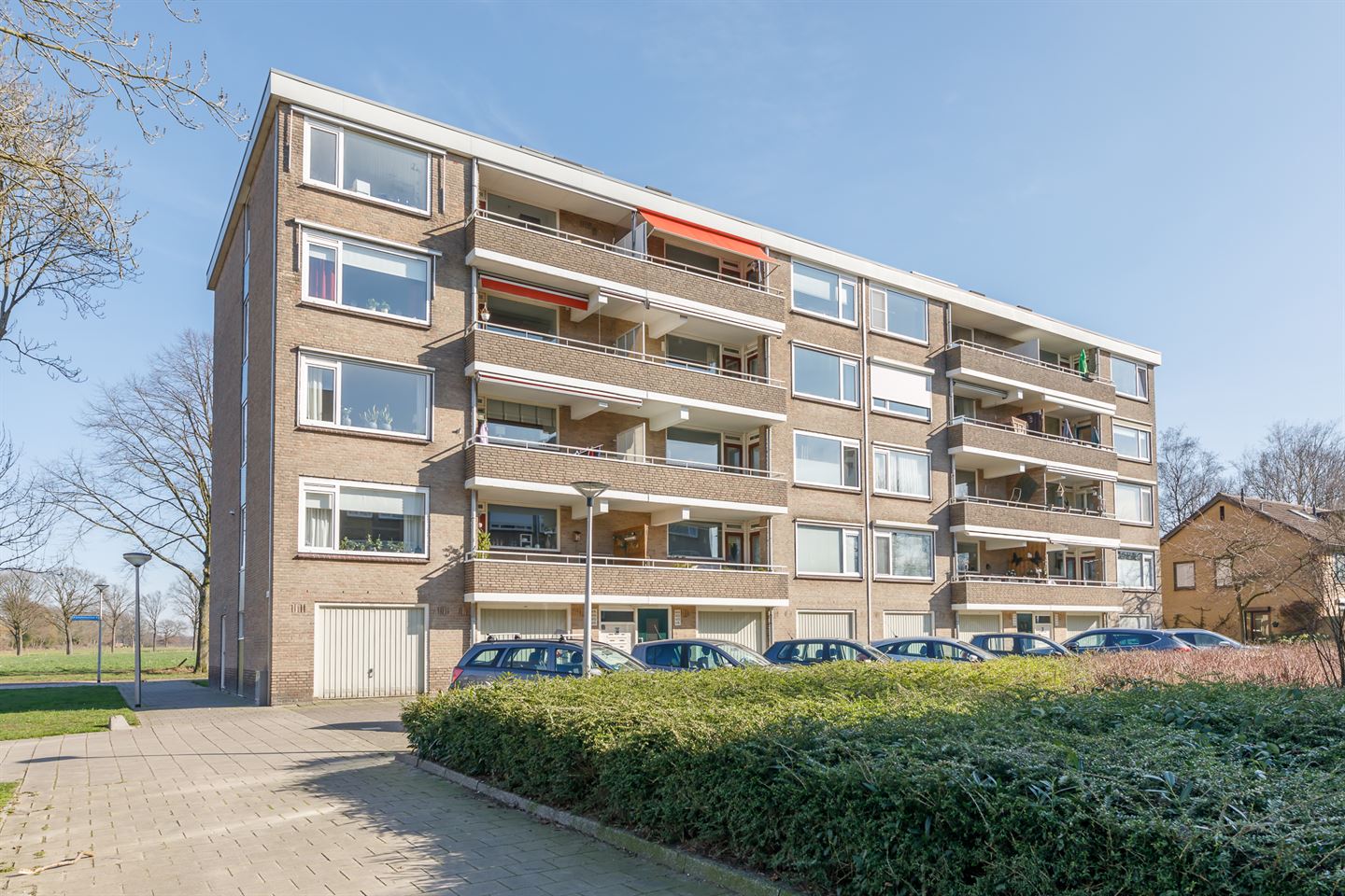 Te Huur 4 Kamer Appartement J.J. van Deinselaan In Enschede
